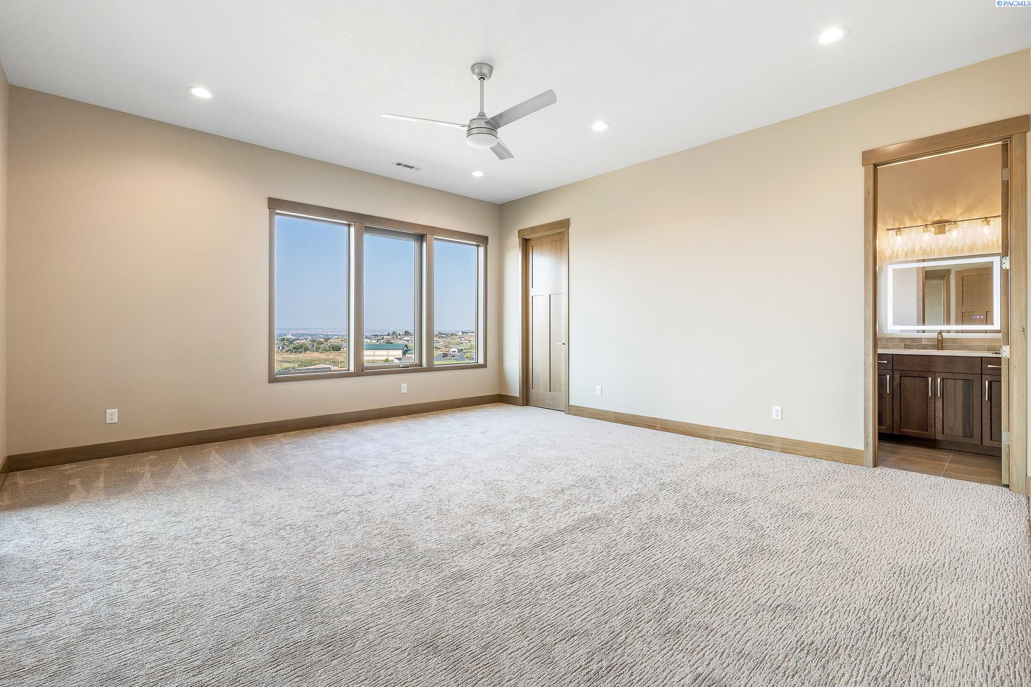 1255 Jolianna Dr