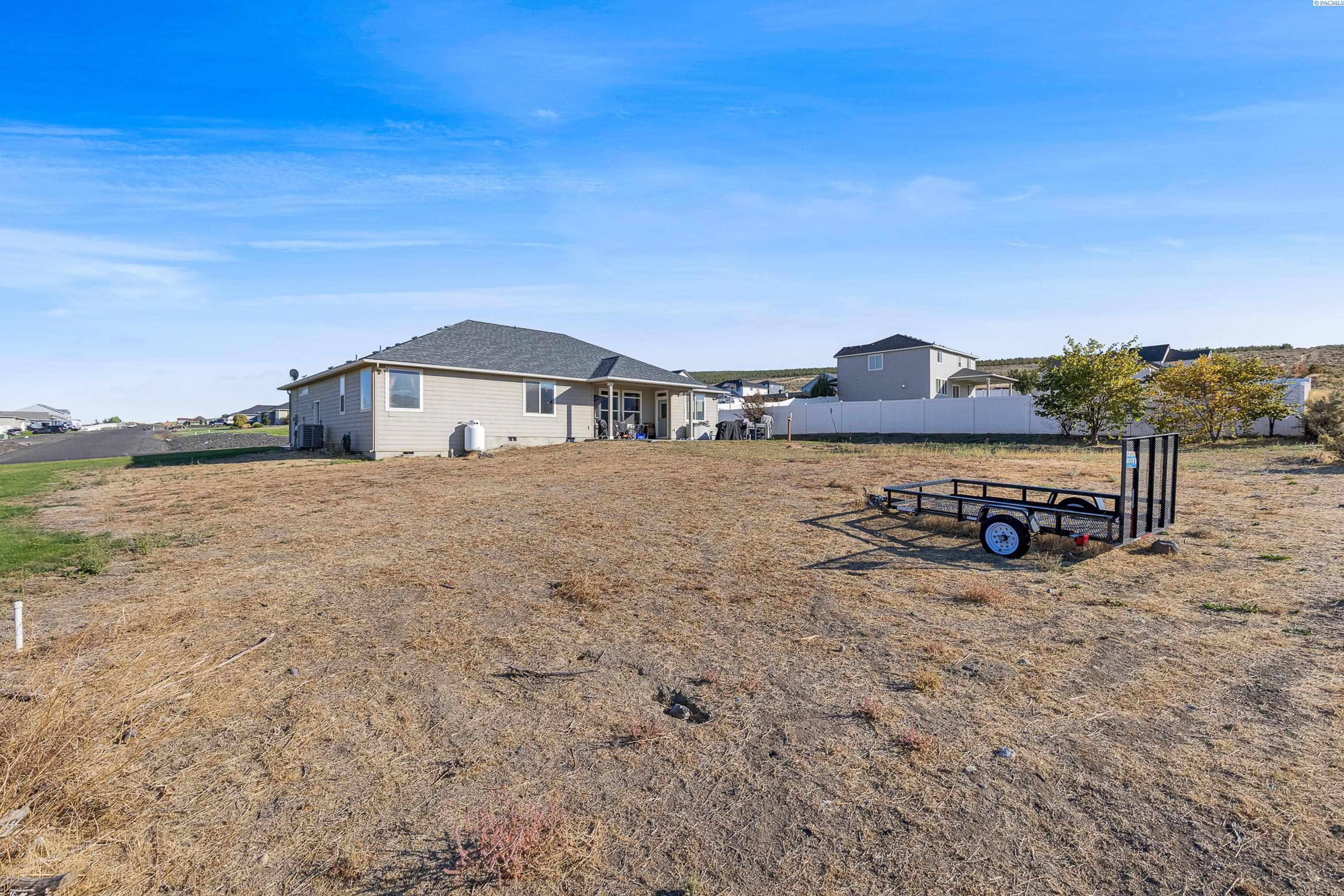 28104 N Pear Dr