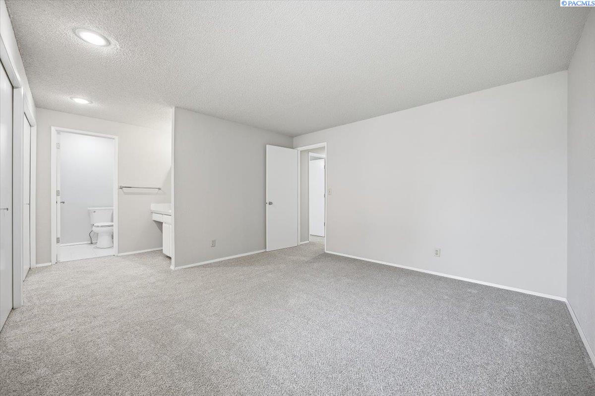 8518 W Deschutes Ave