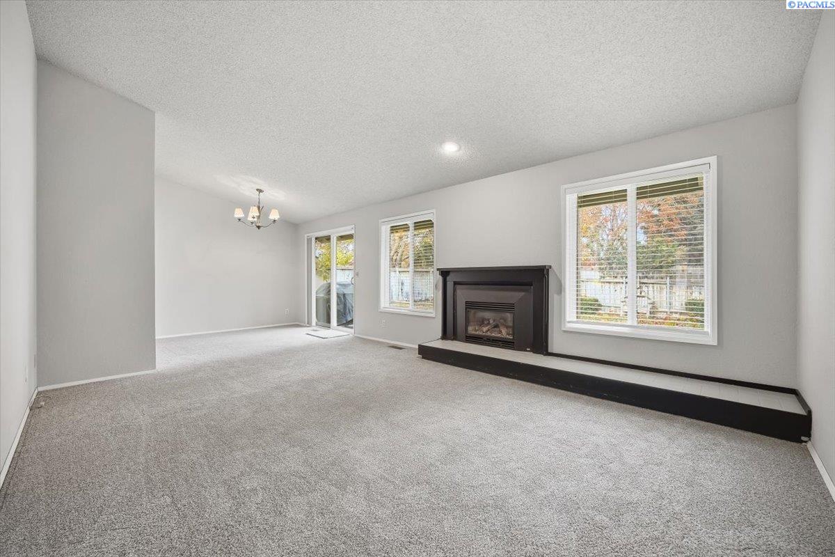 8518 W Deschutes Ave