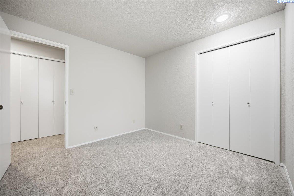 8518 W Deschutes Ave