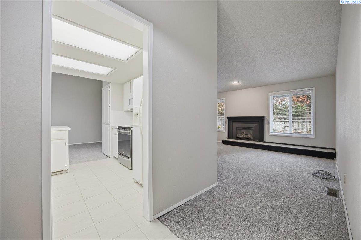 8518 W Deschutes Ave