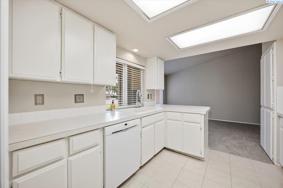 8518 W Deschutes Ave