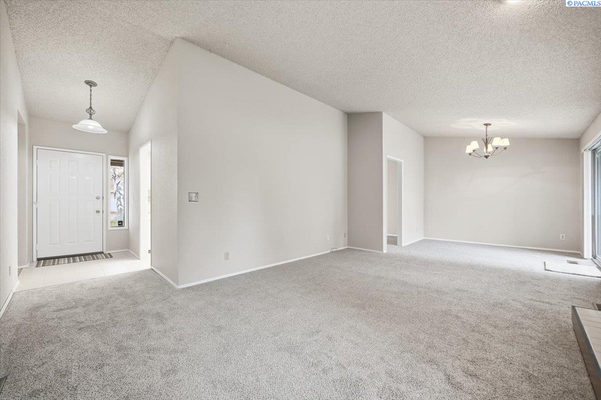 8518 W Deschutes Ave