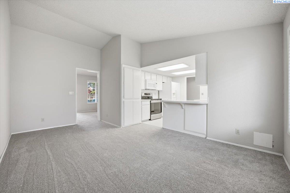 8518 W Deschutes Ave