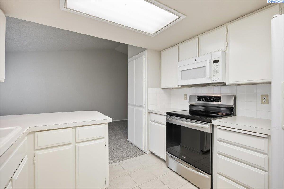 8518 W Deschutes Ave