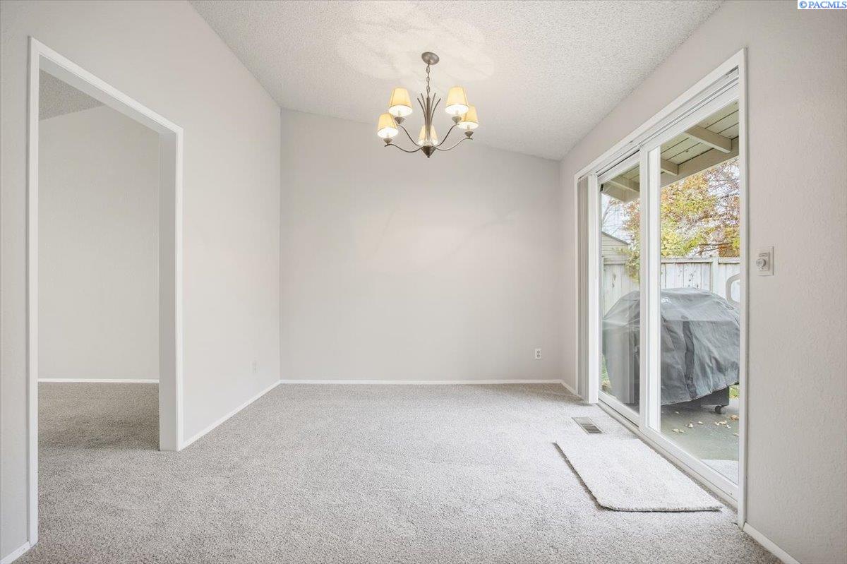 8518 W Deschutes Ave