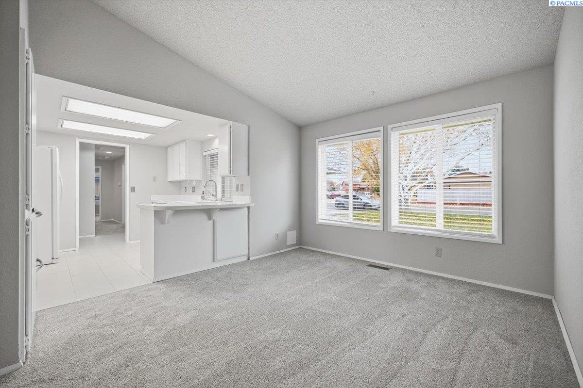 8518 W Deschutes Ave