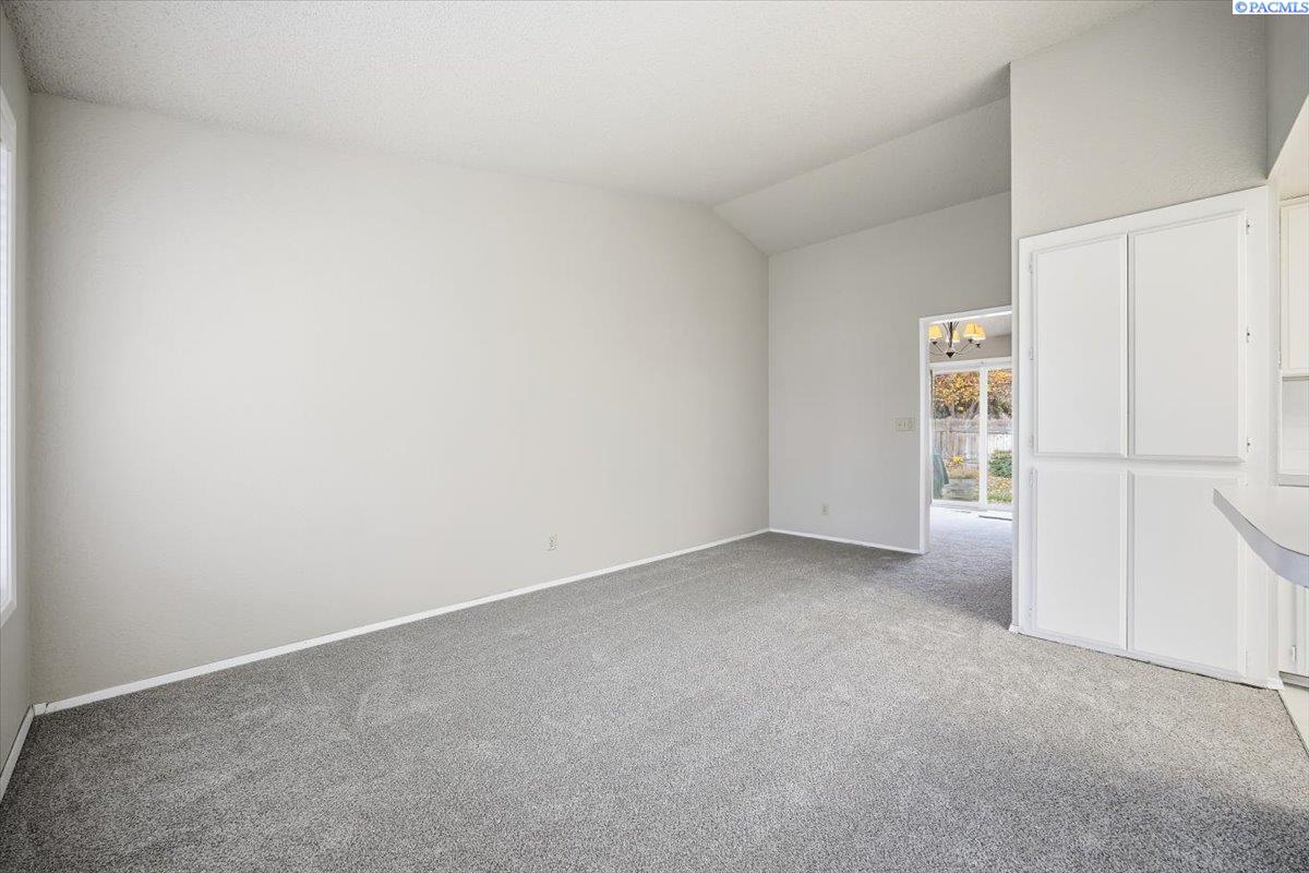 8518 W Deschutes Ave