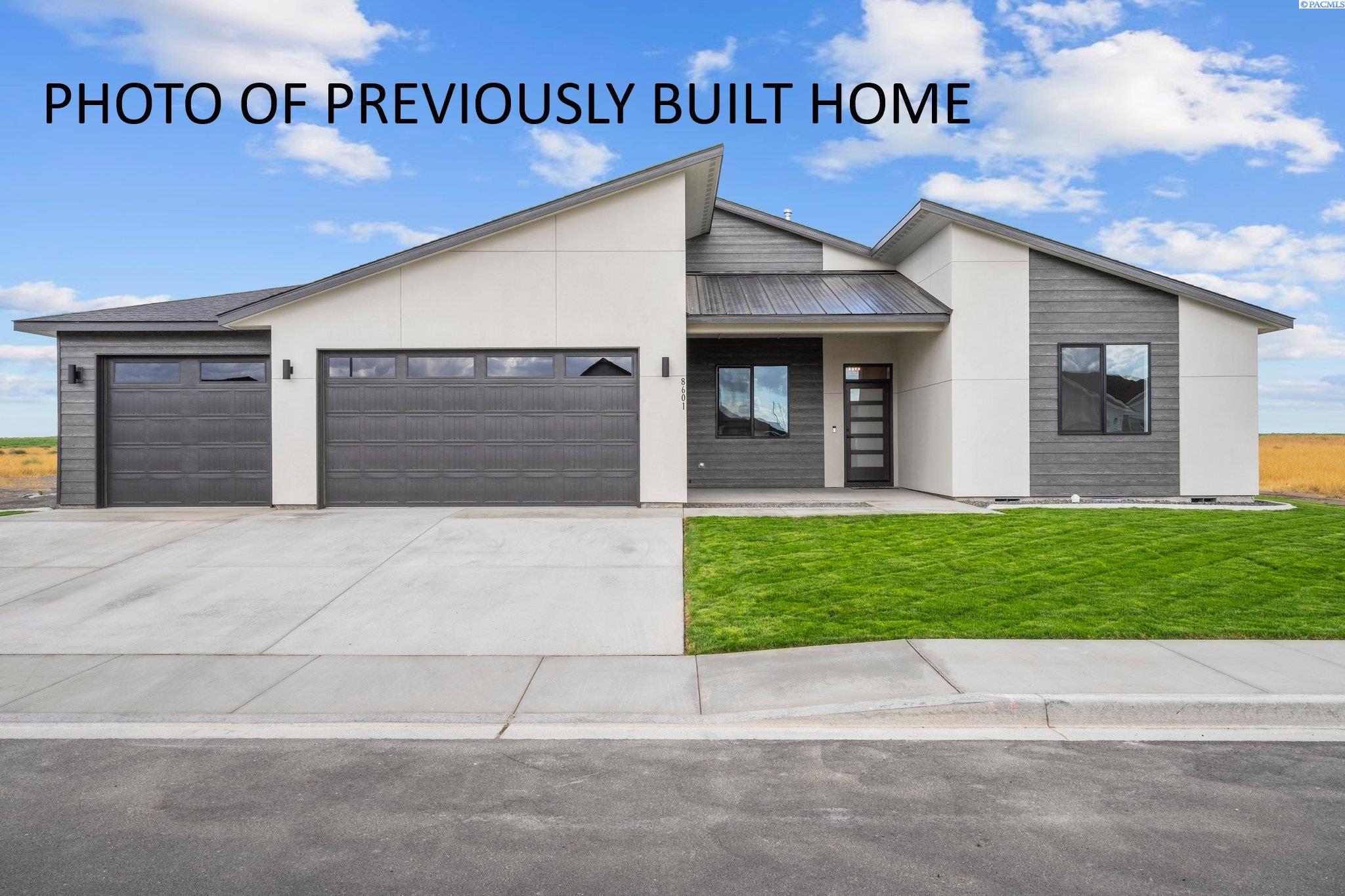 1086 Andes Ave