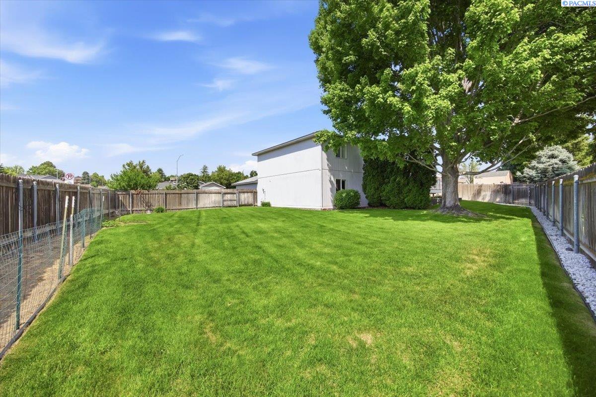 4314 Riverhill Dr