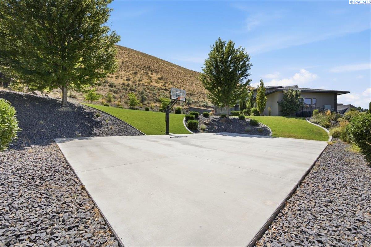 1150 Halter Ct