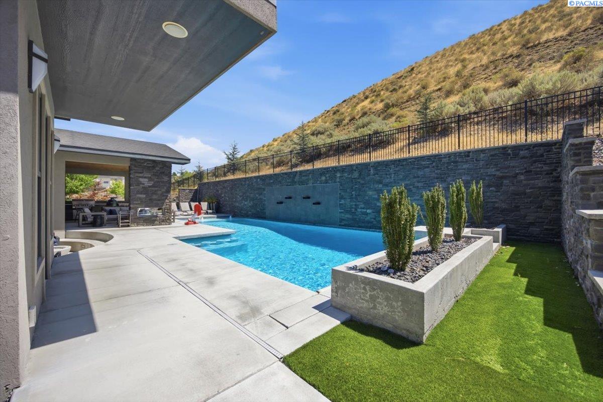 1150 Halter Ct