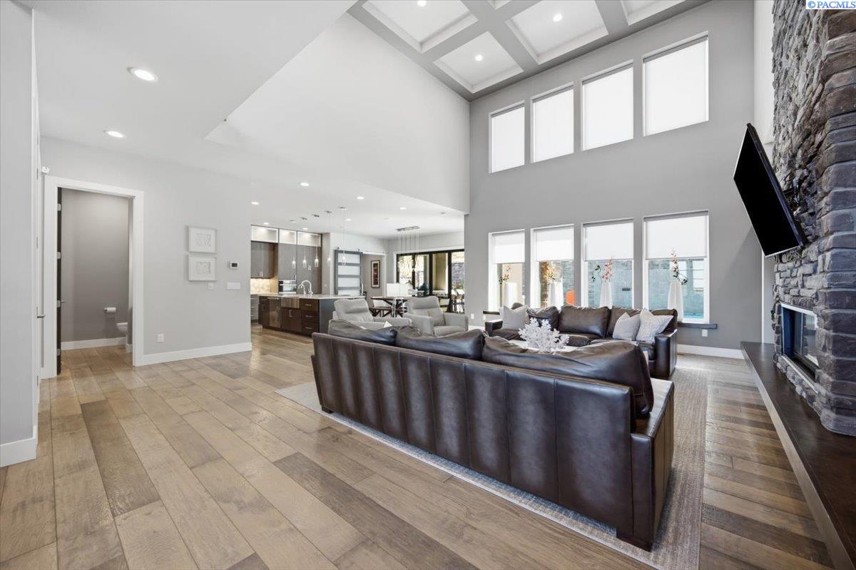 1150 Halter Ct