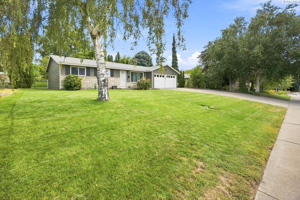 2146 Newcomer Ave