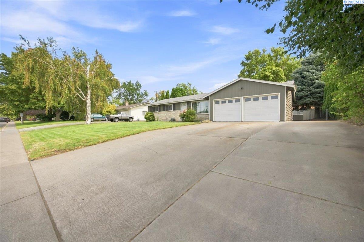 2146 Newcomer Ave