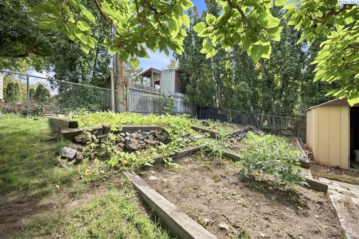 2146 Newcomer Ave