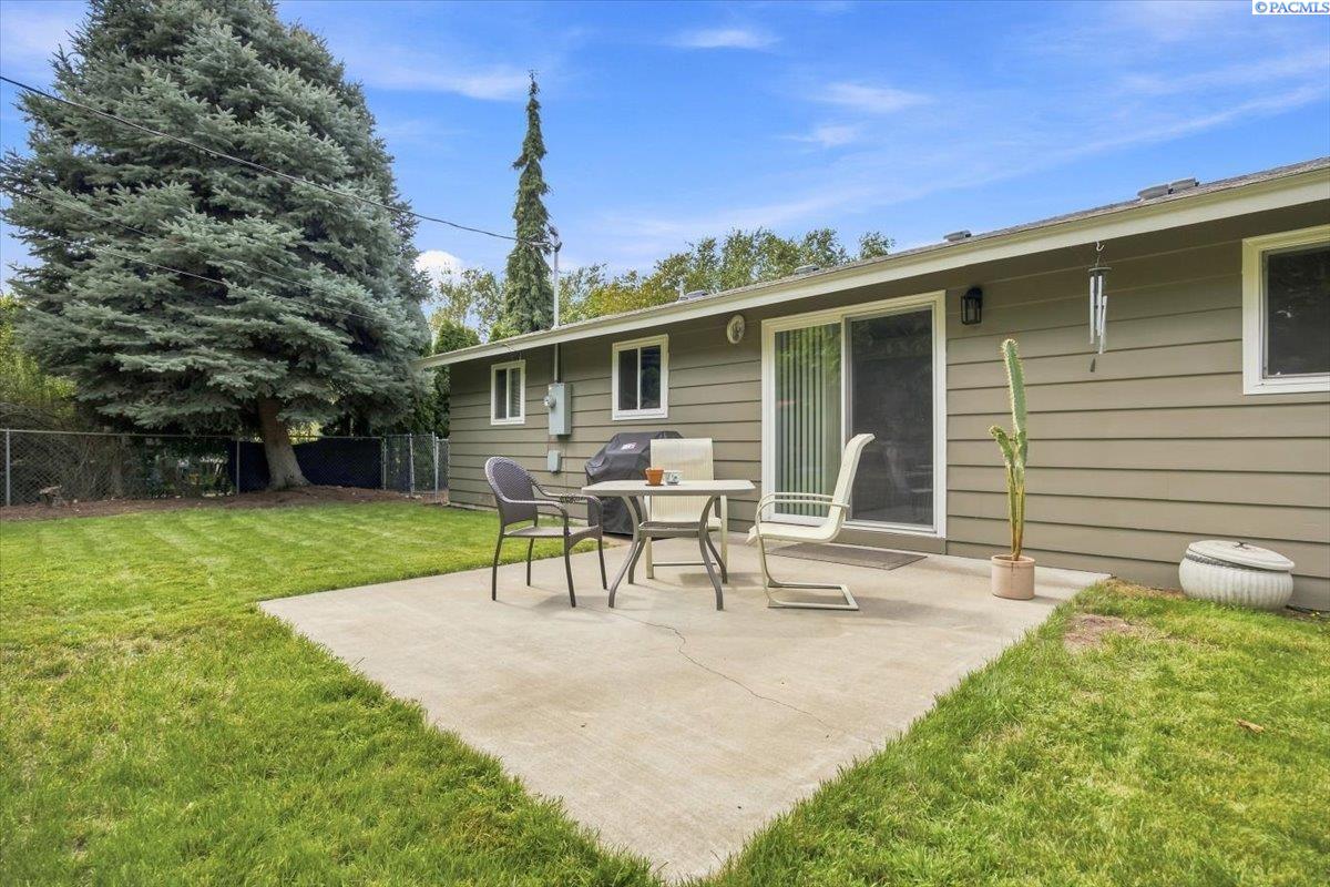 2146 Newcomer Ave