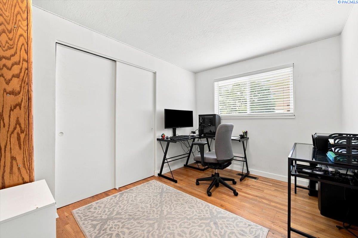 2146 Newcomer Ave