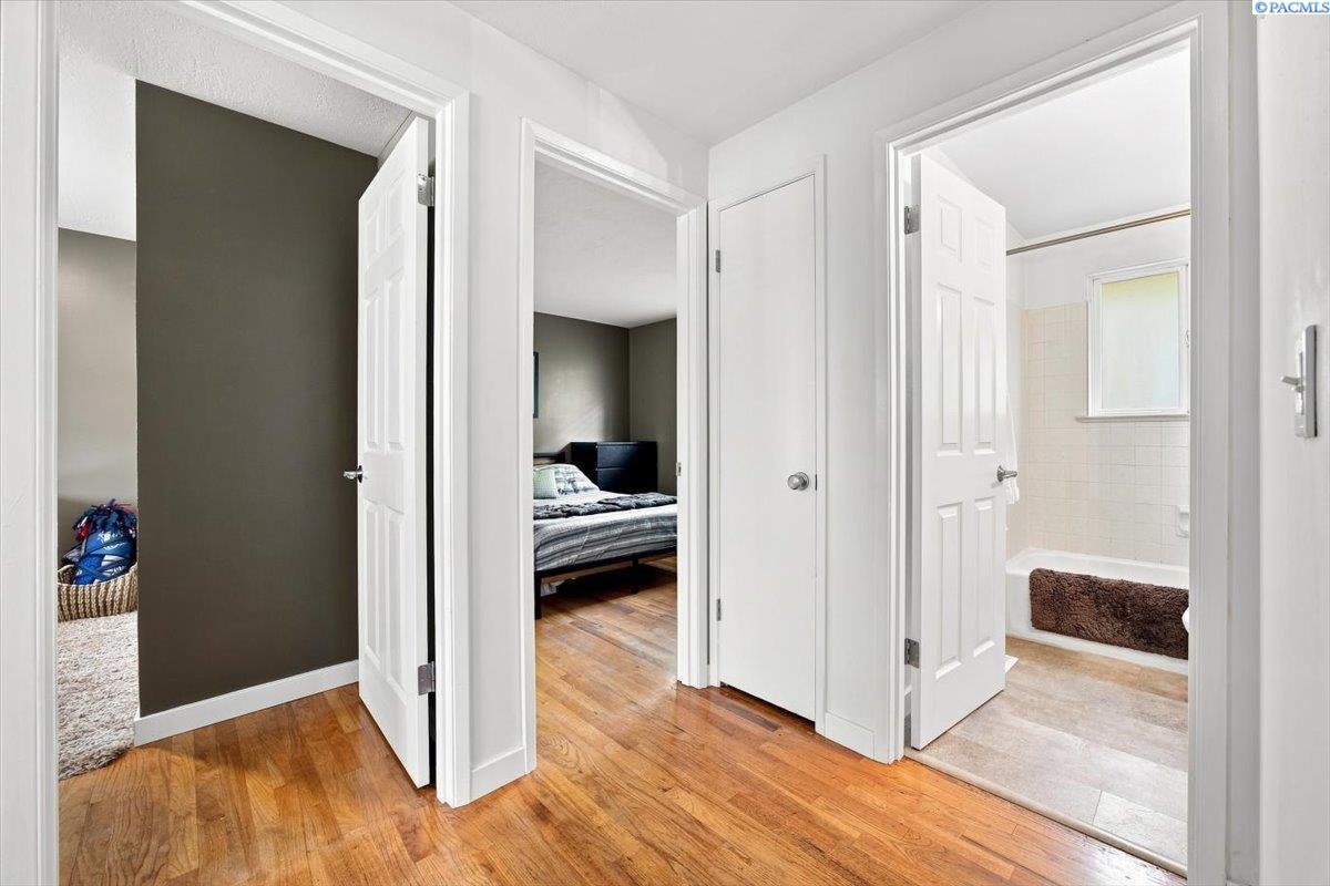 2146 Newcomer Ave