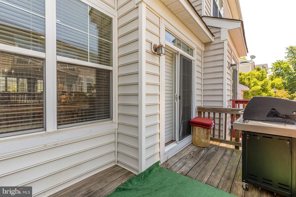 602 Ava Cir NE