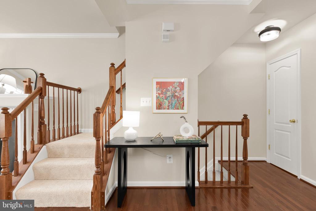 602 Ava Cir NE