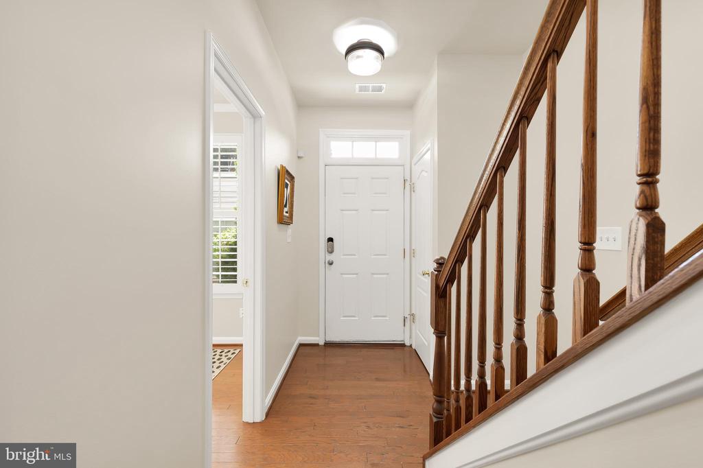 602 Ava Cir NE