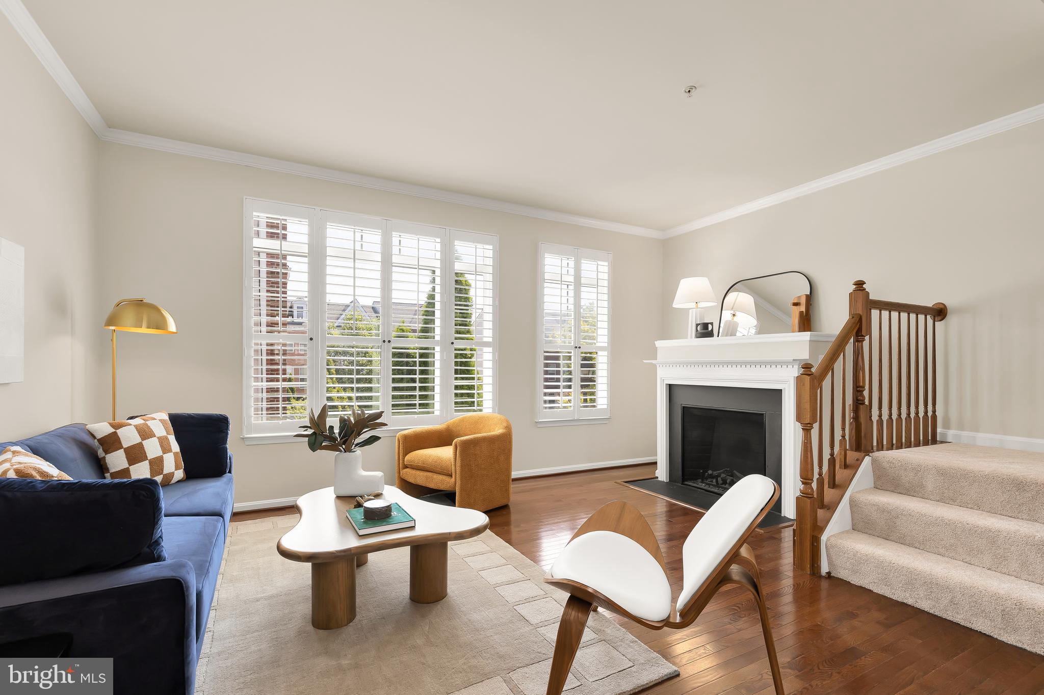 602 Ava Cir NE