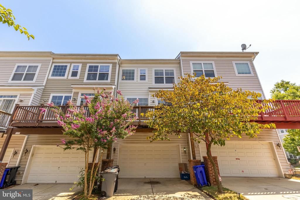 602 Ava Cir NE