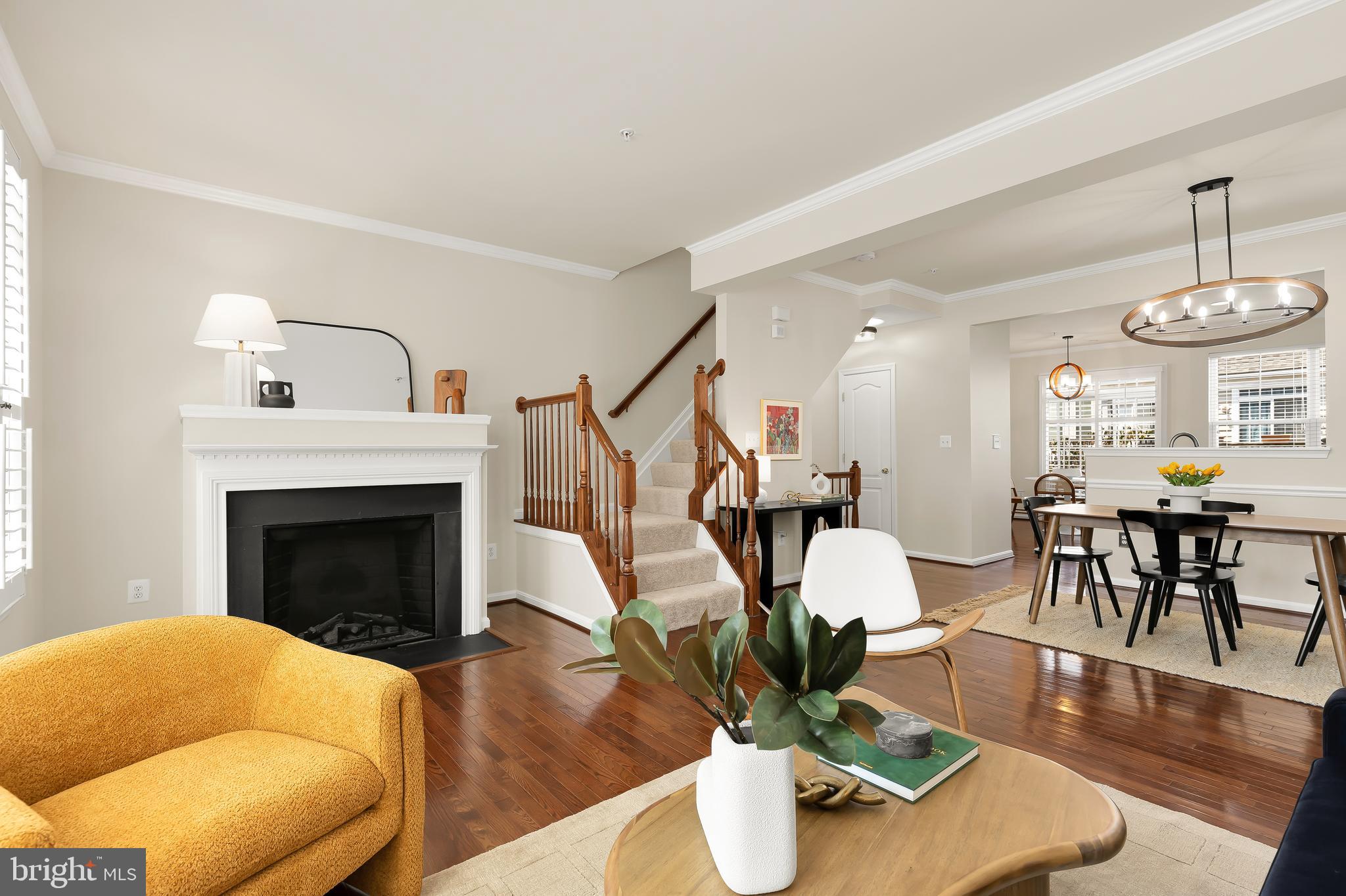 602 Ava Cir NE