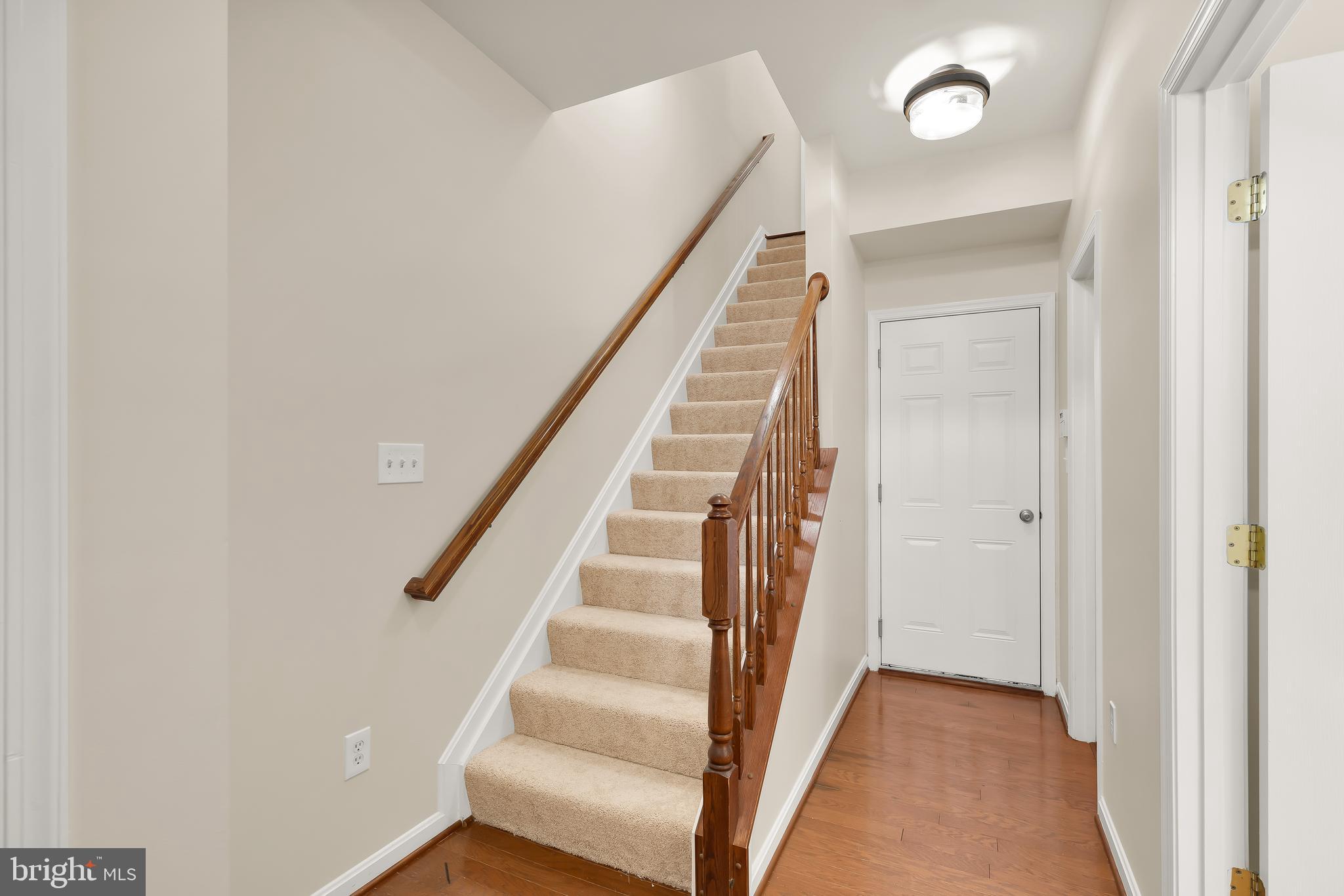 602 Ava Cir NE