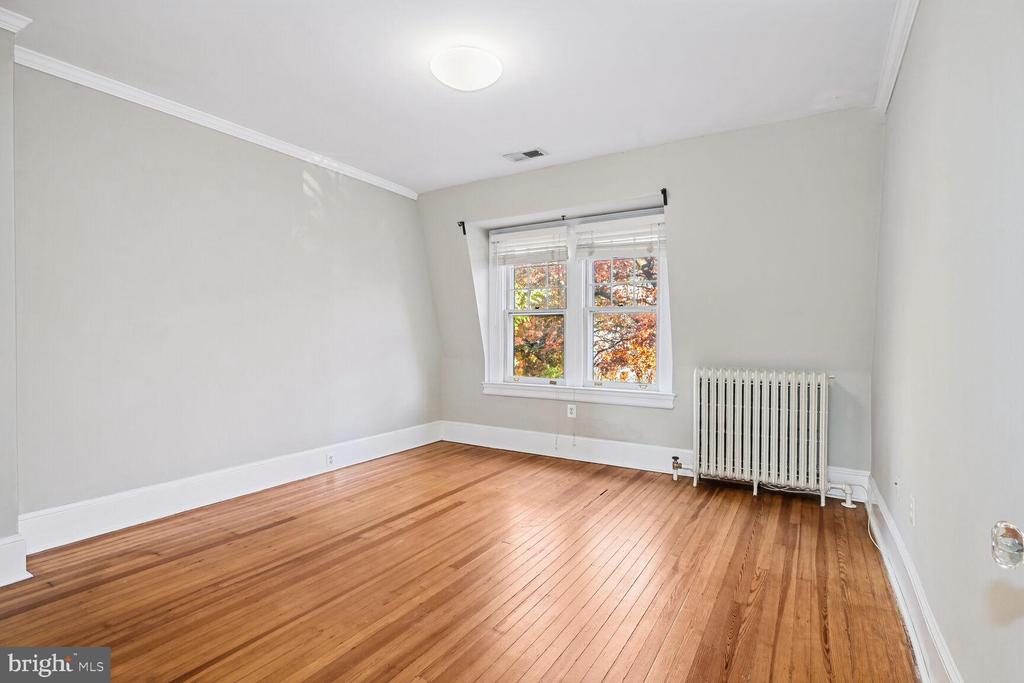 2610 CATHEDRAL AVE NW #3