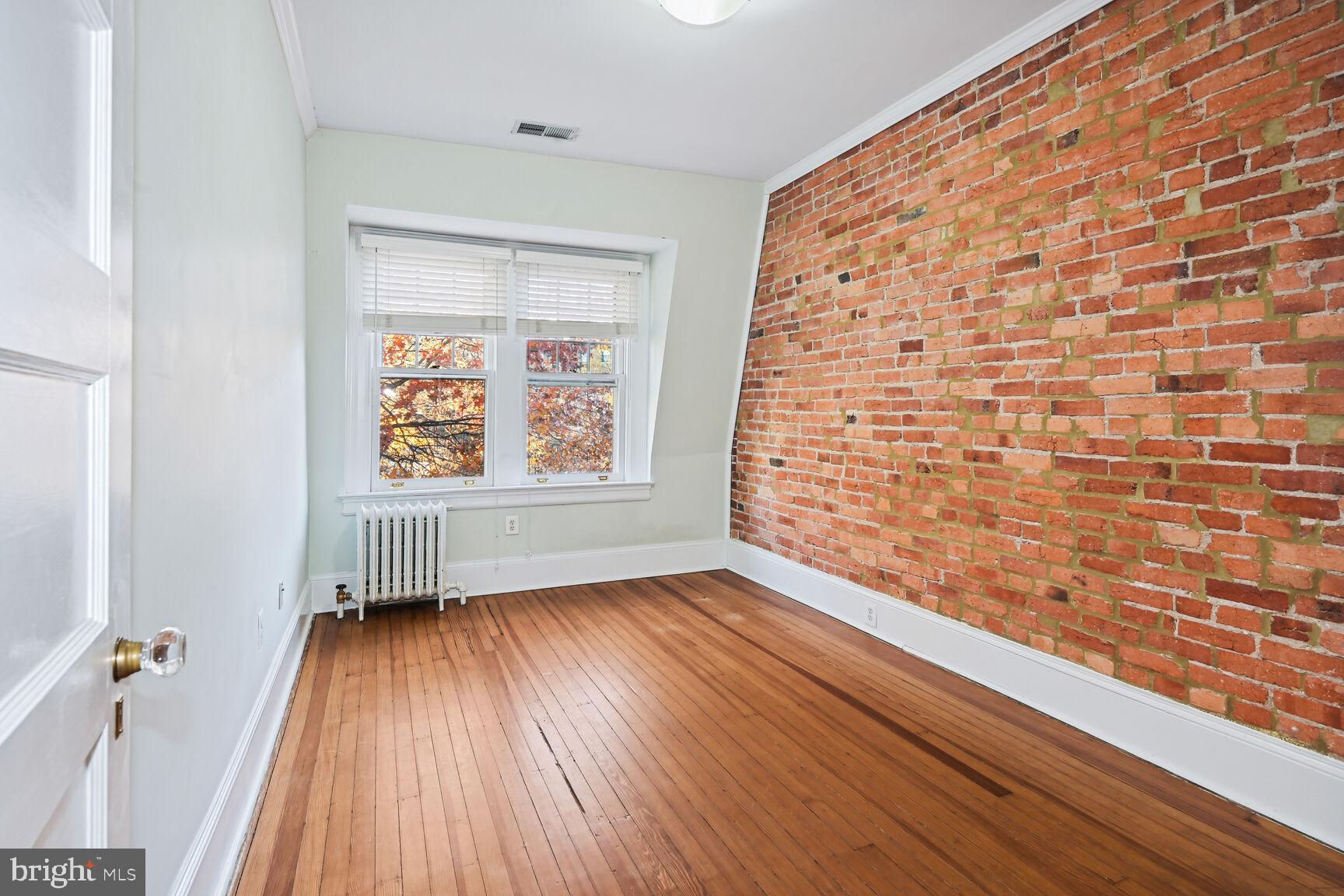 2610 CATHEDRAL AVE NW #3