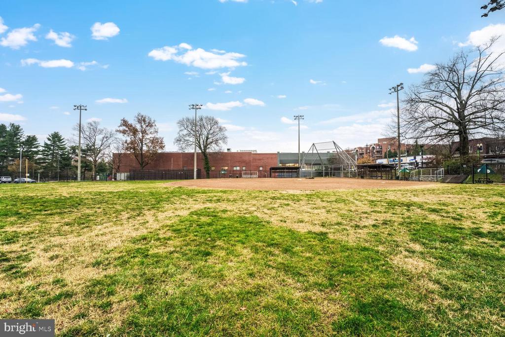 2325 42nd St NW #412