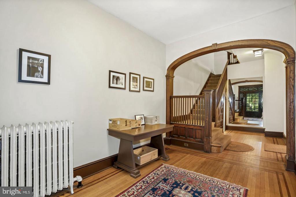2610 CATHEDRAL AVENUE NW Unit: 3