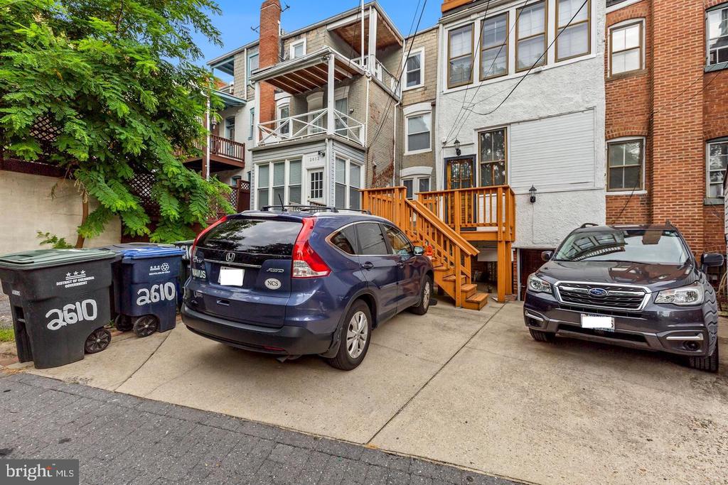 2610 CATHEDRAL AVENUE NW Unit: 3