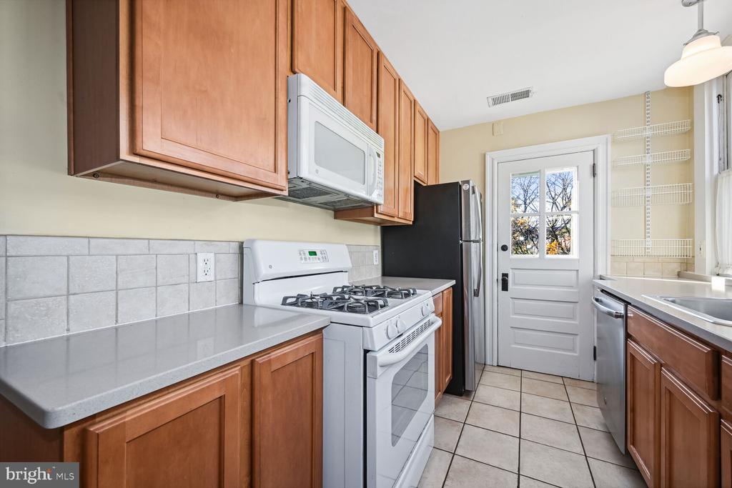 2610 CATHEDRAL AVENUE NW Unit: 3