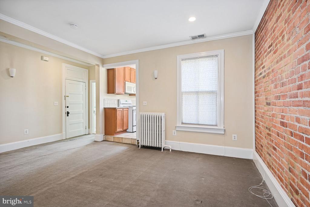2610 CATHEDRAL AVENUE NW Unit: 3