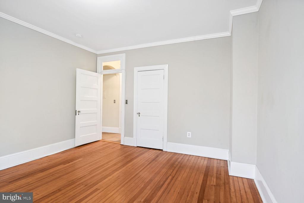 2610 CATHEDRAL AVENUE NW Unit: 3