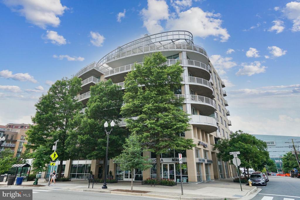 3409 Wilson Blvd #611