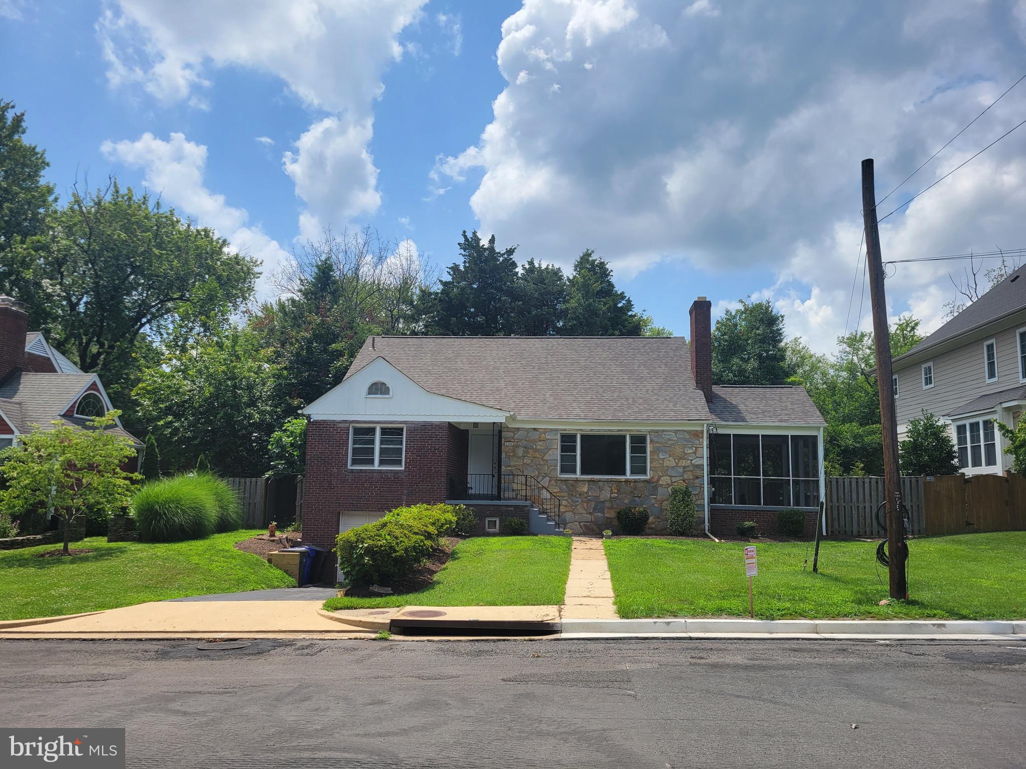 2250 N QUANTICO STREET