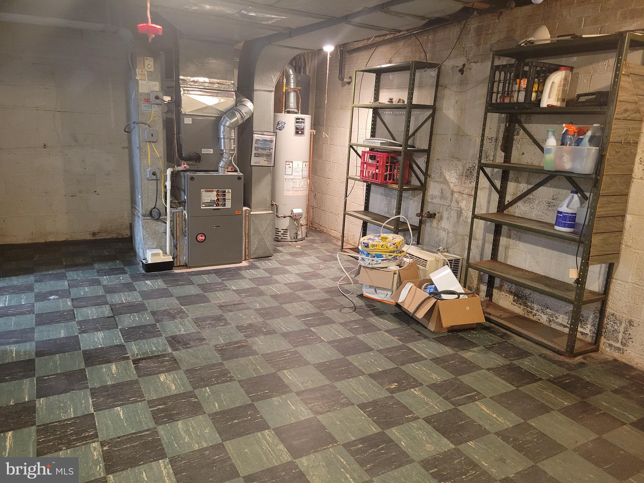 2250 N QUANTICO STREET