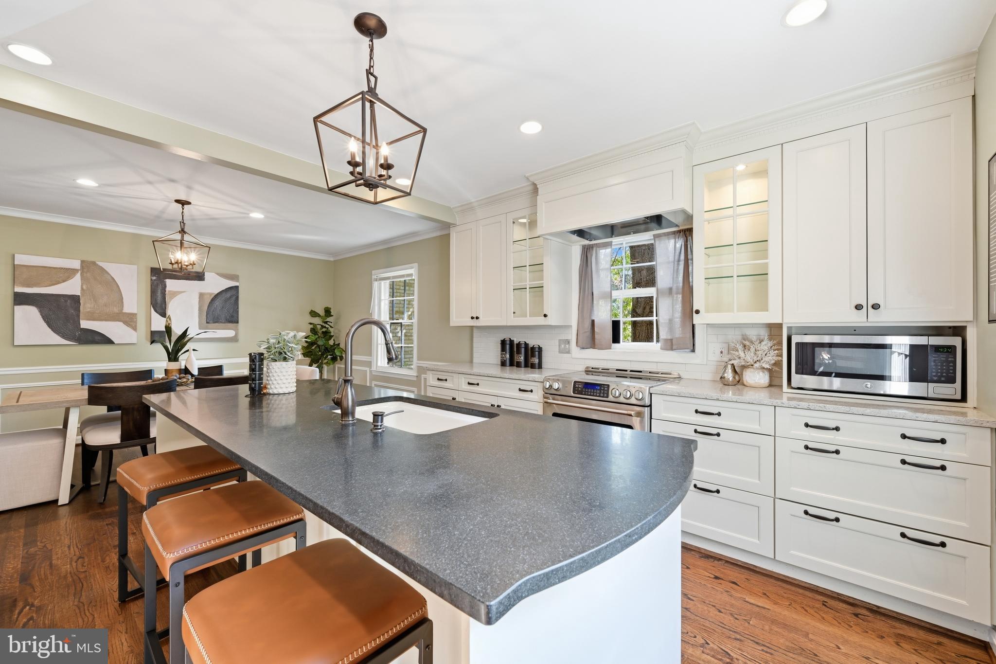 2311 N GLEBE ROAD