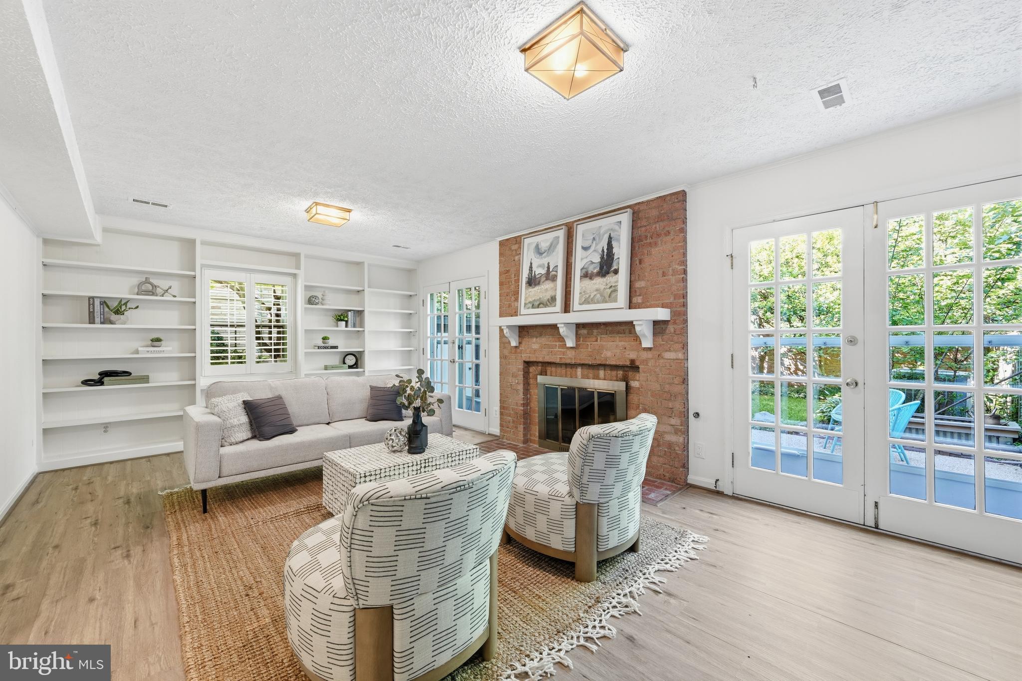 2311 N GLEBE ROAD
