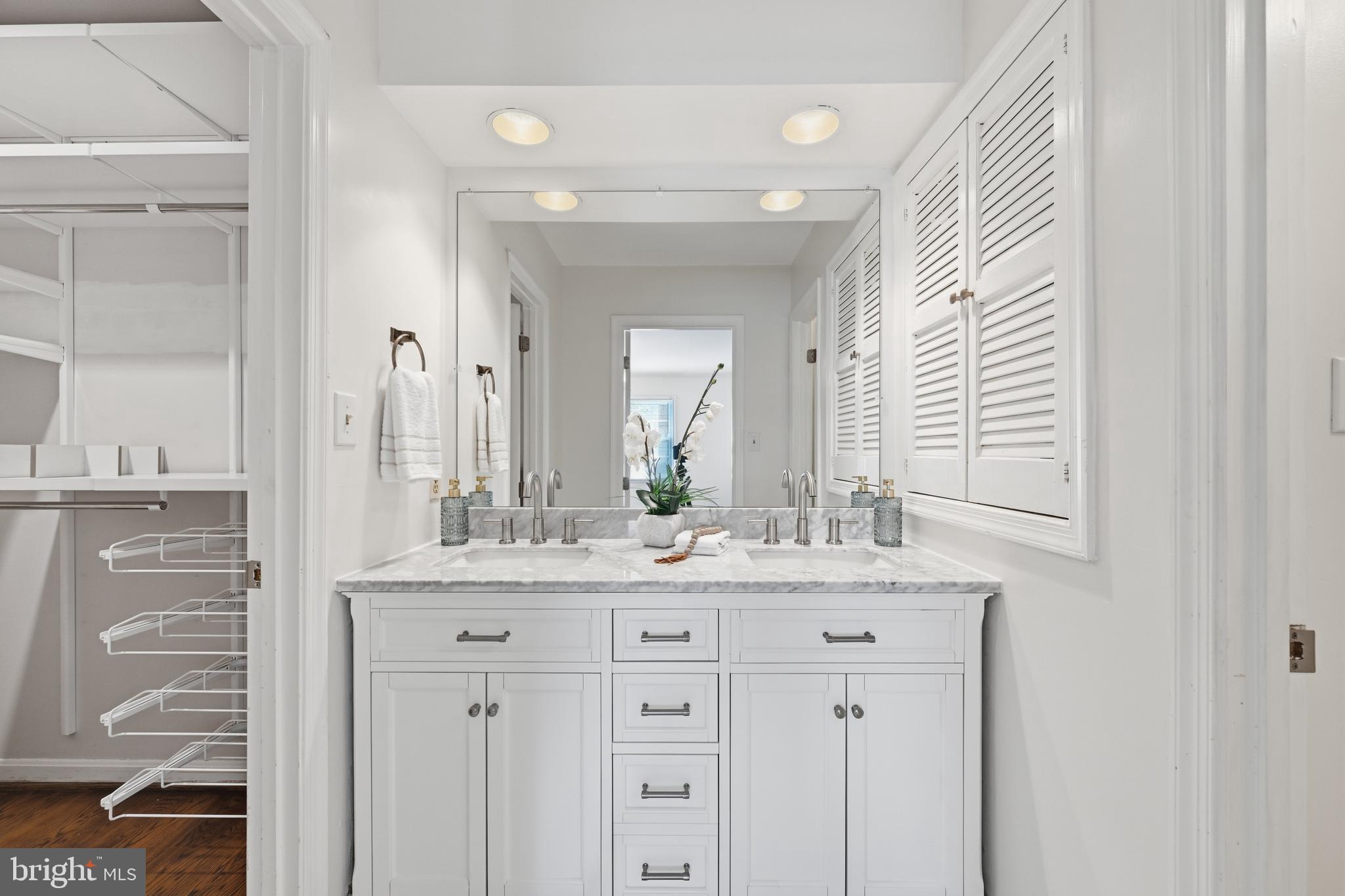2311 N GLEBE ROAD