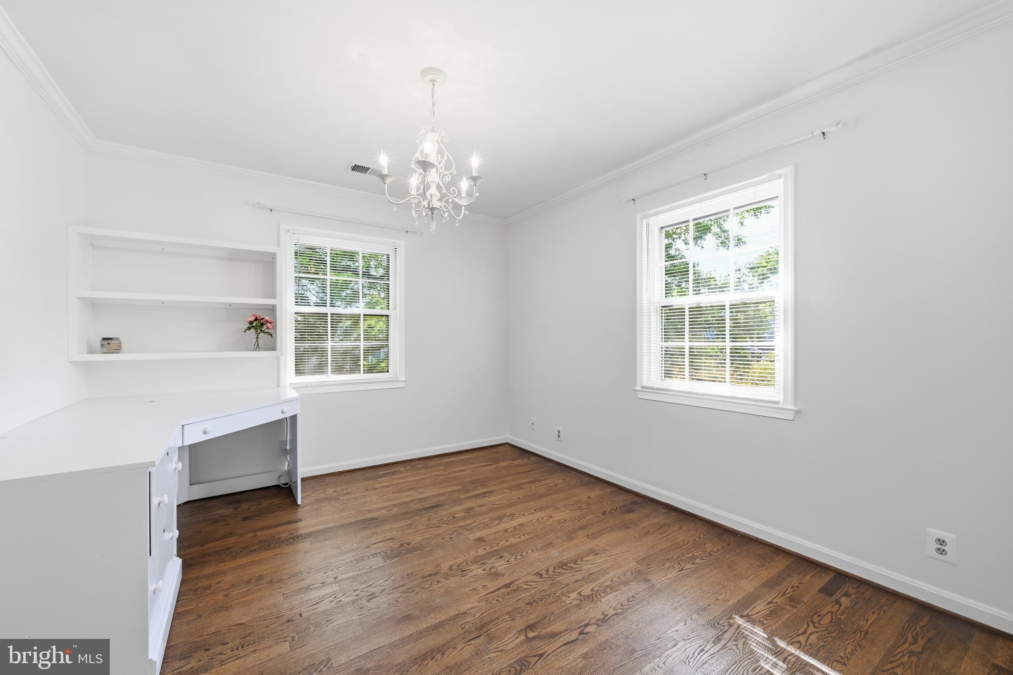 2311 N GLEBE ROAD