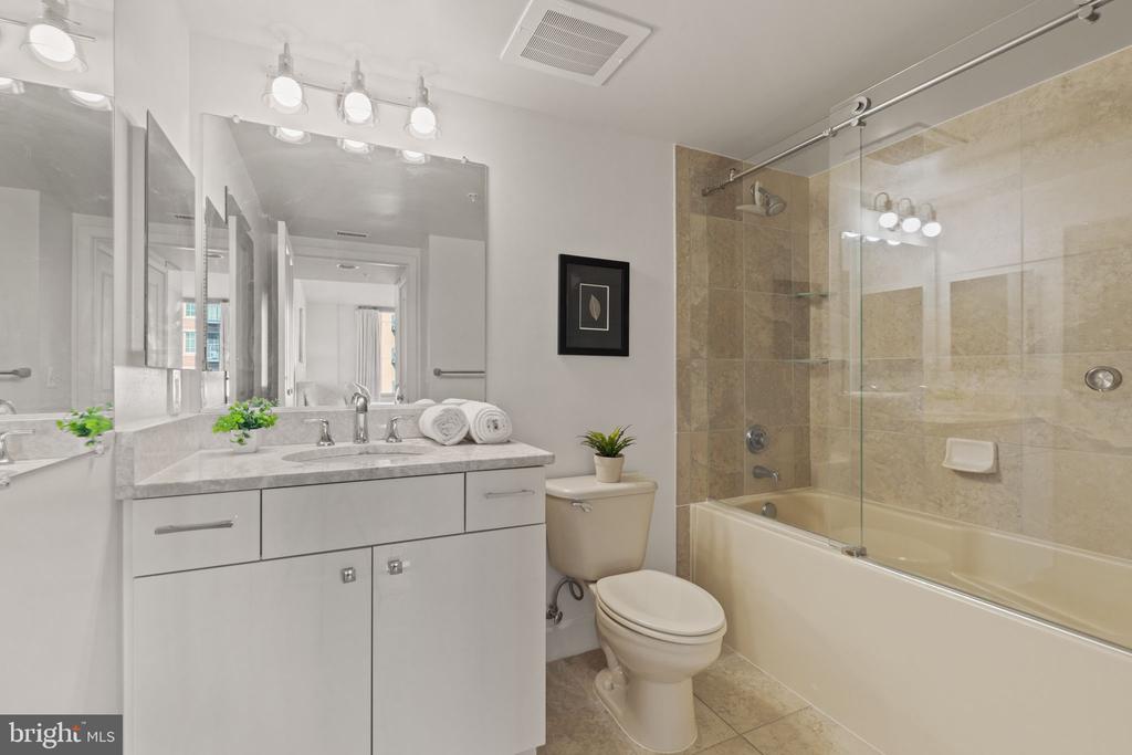 1220 N FILLMORE STREET Unit: 606