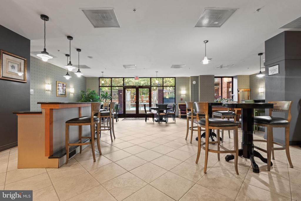 1220 N FILLMORE STREET Unit: 606
