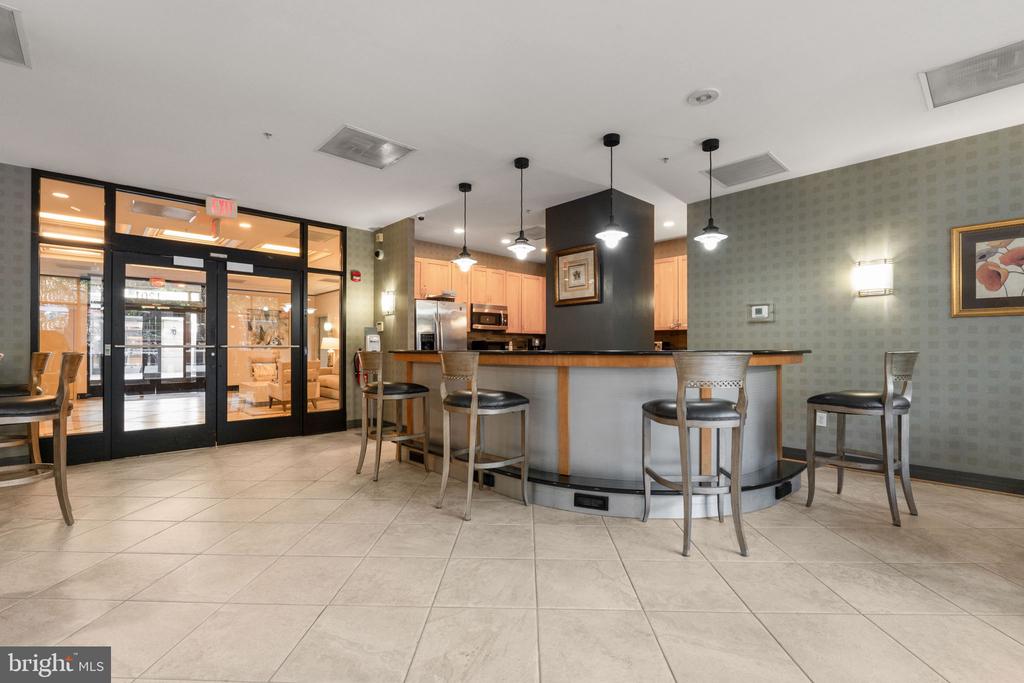 1220 N FILLMORE STREET Unit: 606