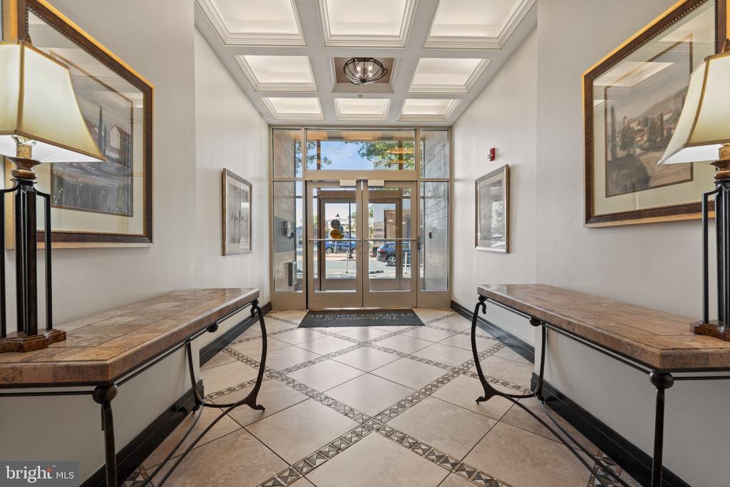 1220 N FILLMORE STREET Unit: 606